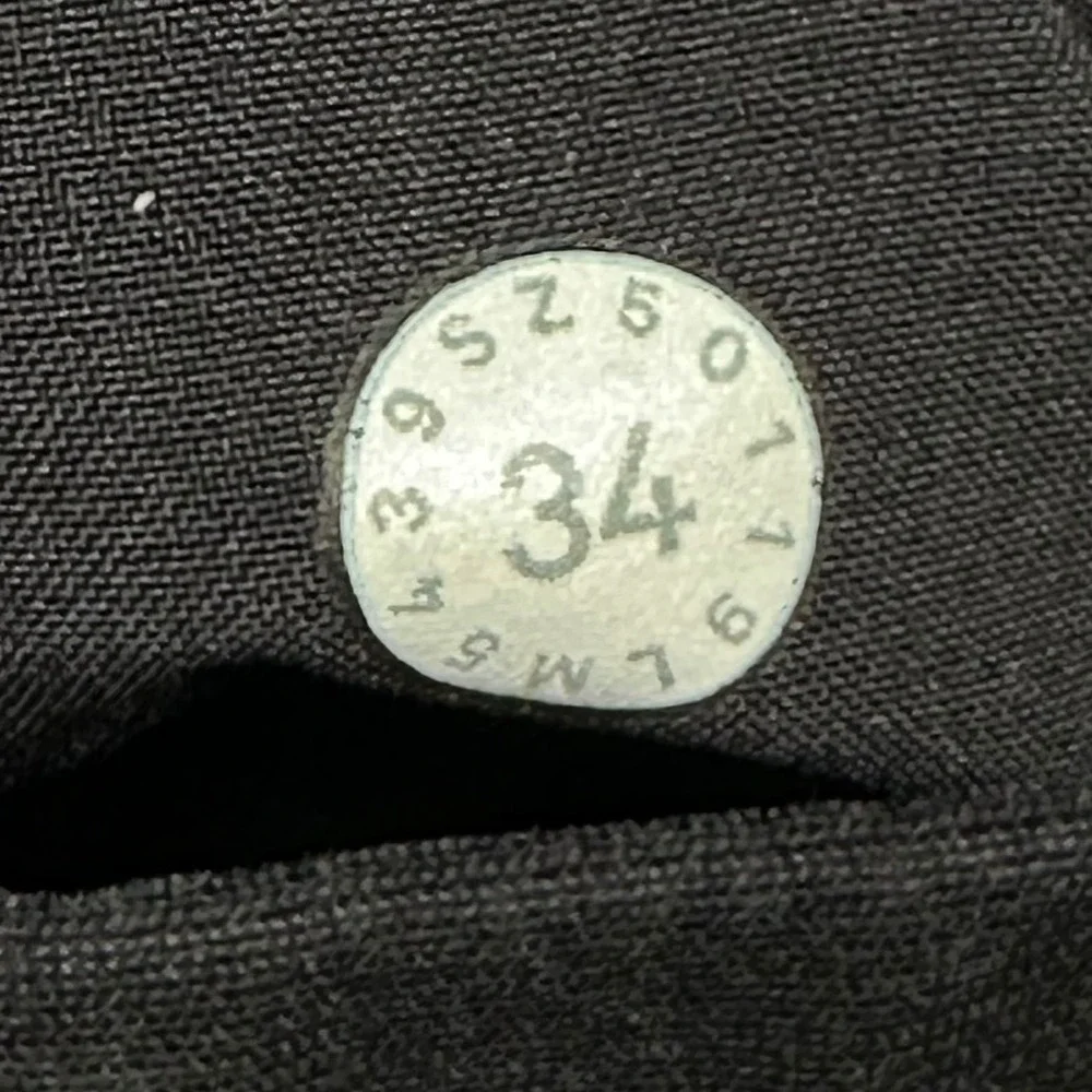 Lululemon Commission Pant Slim Warpstreme Mens 34x31 Black Stretch Travel Chino - Picture 4 of 11